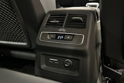 valkoinen Audi A4 2021 kuva 17.