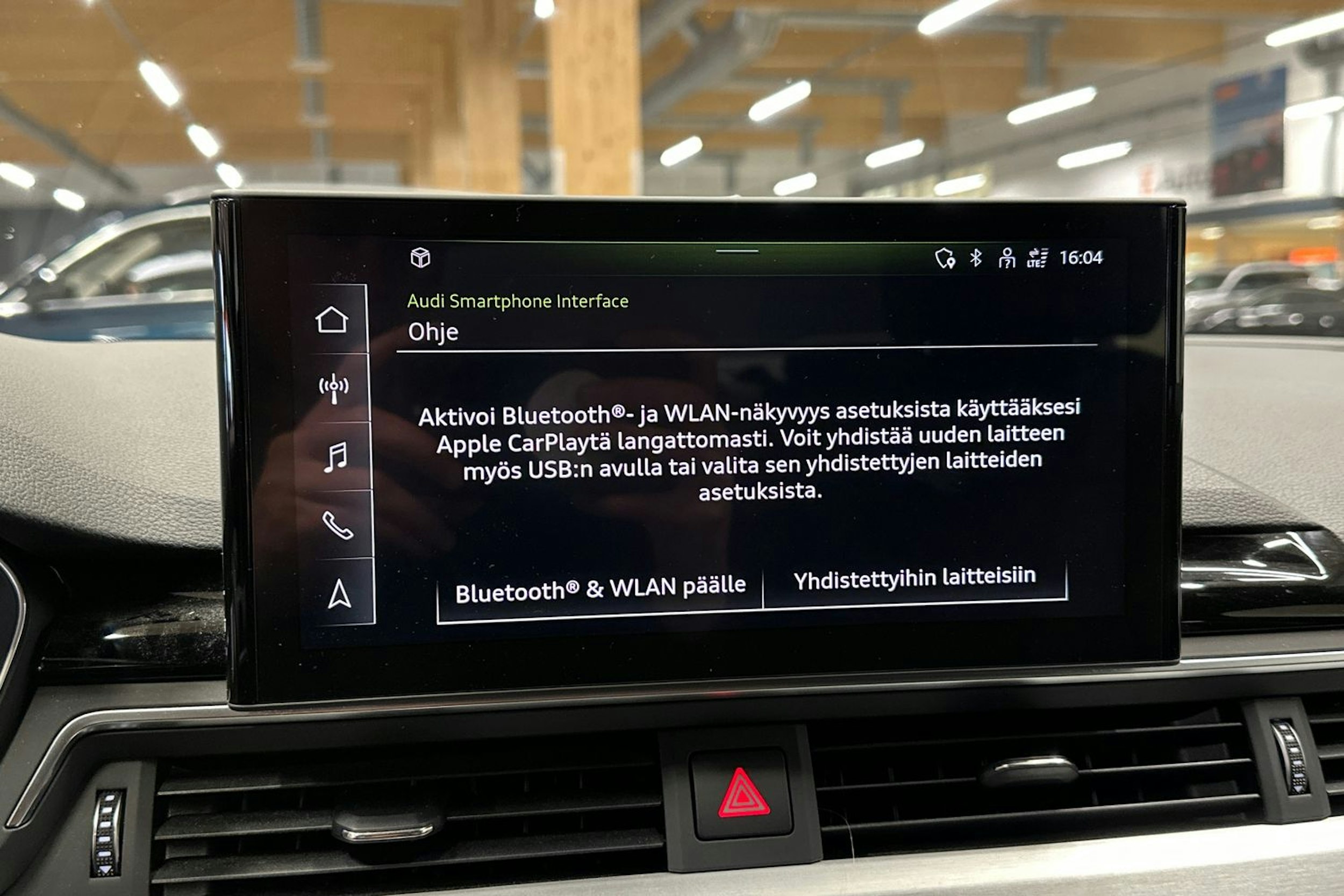 valkoinen Audi A4 2021 kuva 21.