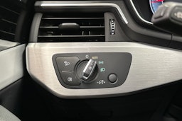 valkoinen Audi A4 2021 kuva 33.