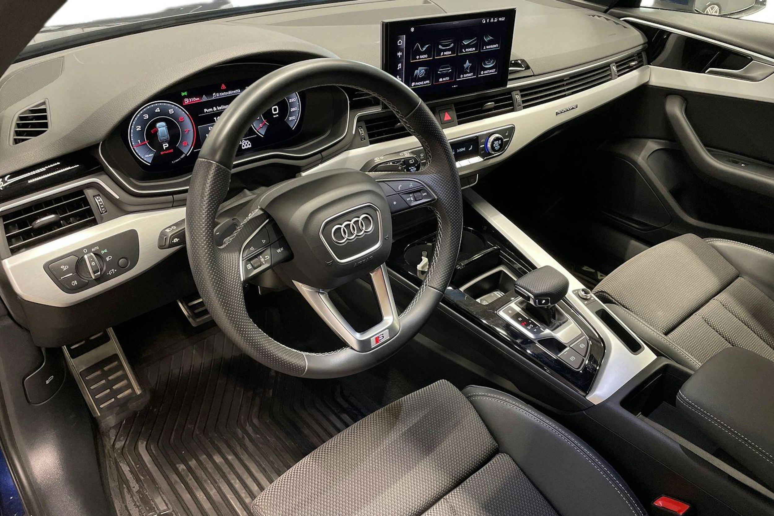 sininen Audi A4 2021 kuva 7.