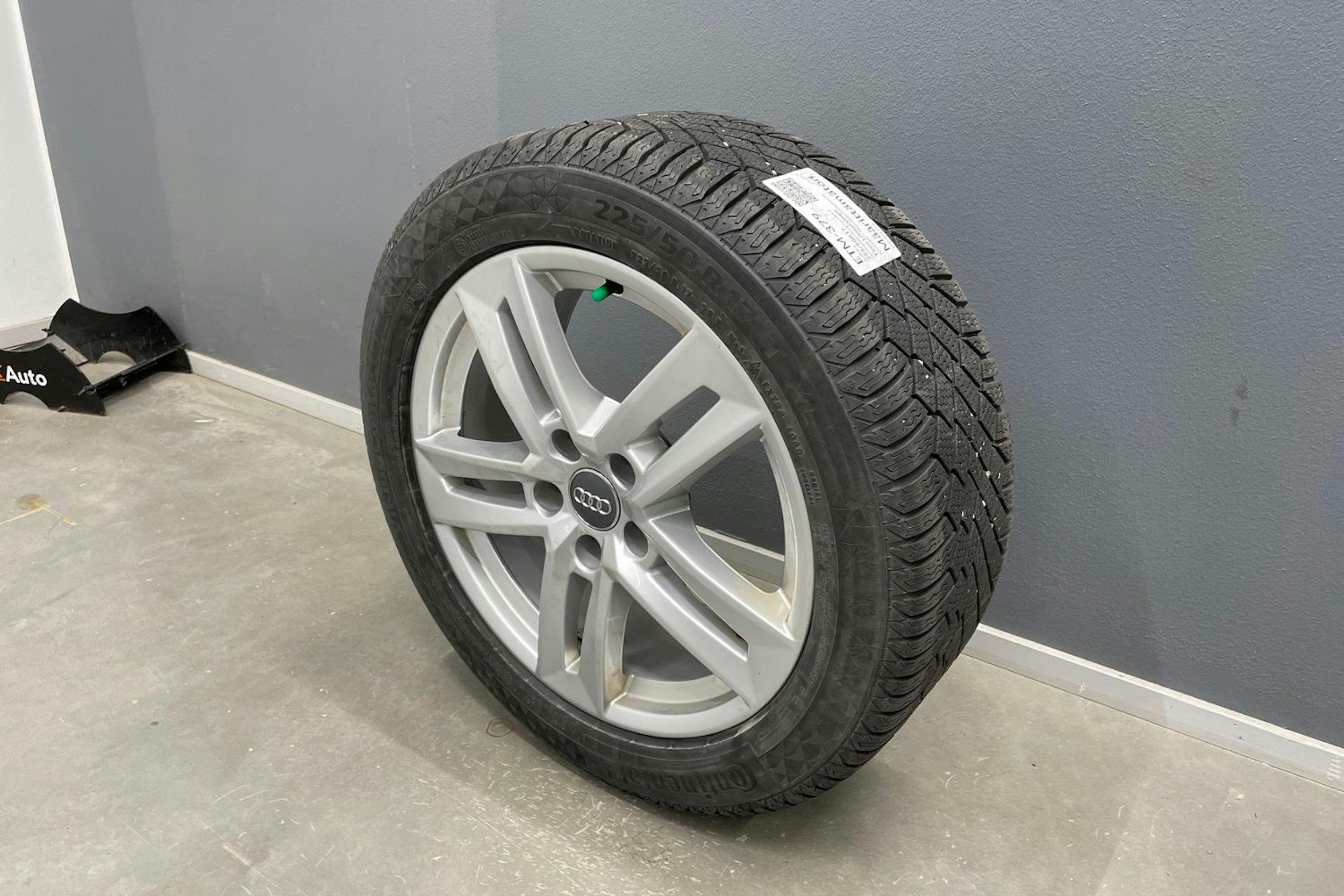 sininen Audi A4 2021 kuva 14.