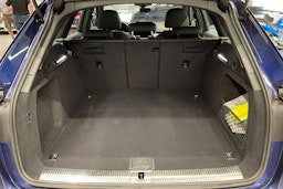 sininen Audi A4 2021 kuva 15.