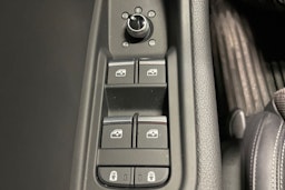 sininen Audi A4 2021 kuva 26.