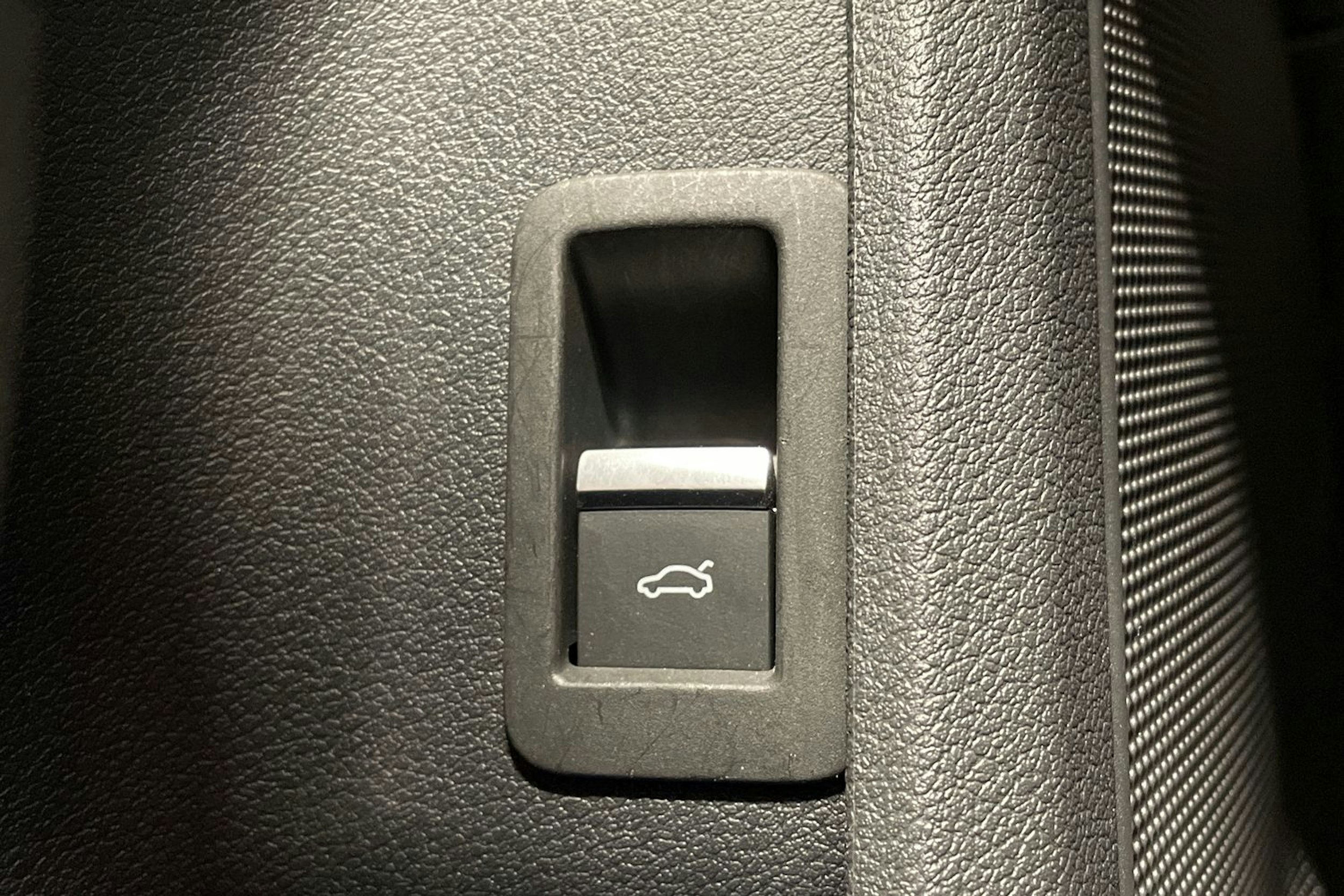 sininen Audi A4 2021 kuva 29.