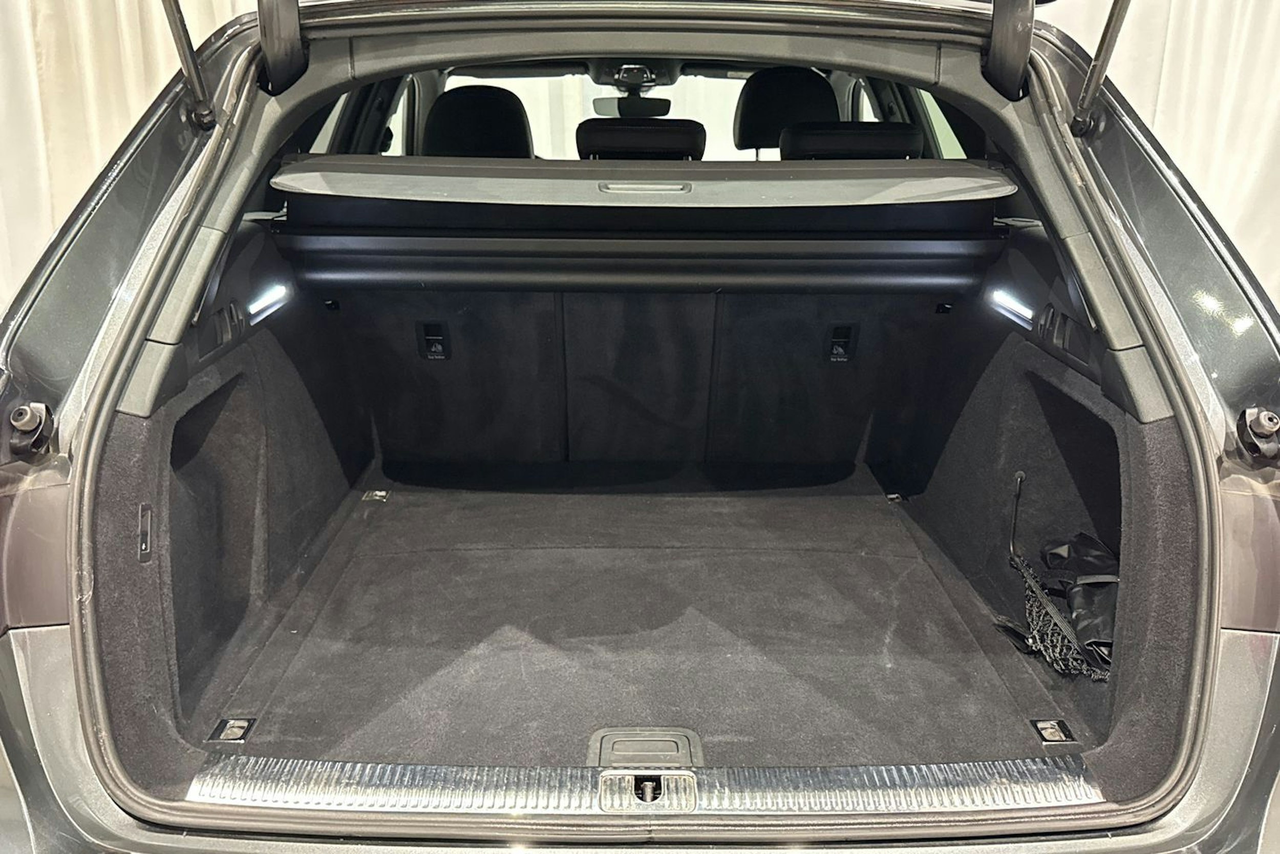met. harmaa Audi A4 2021 kuva 14.