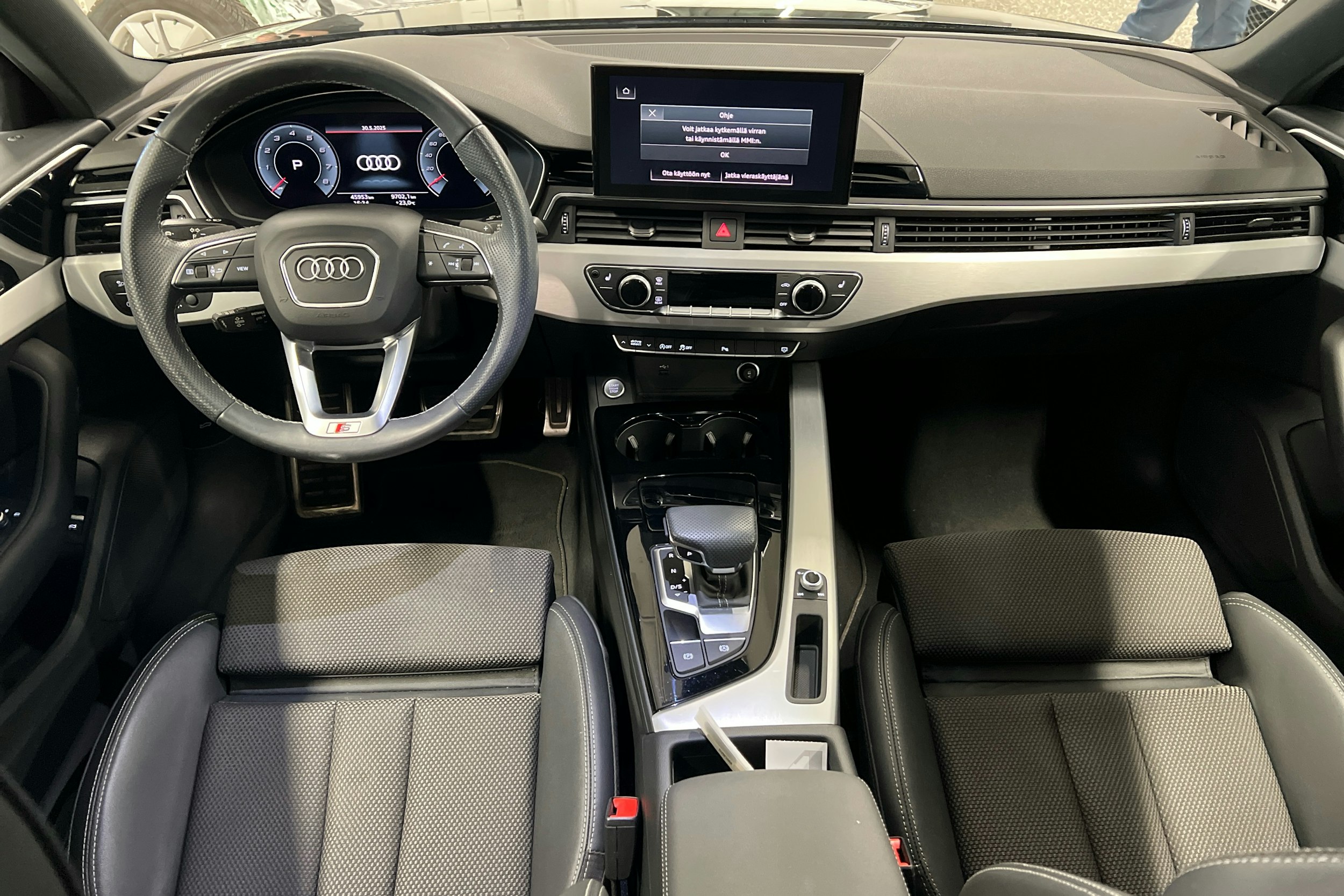 musta Audi A4 2021 kuva 7.