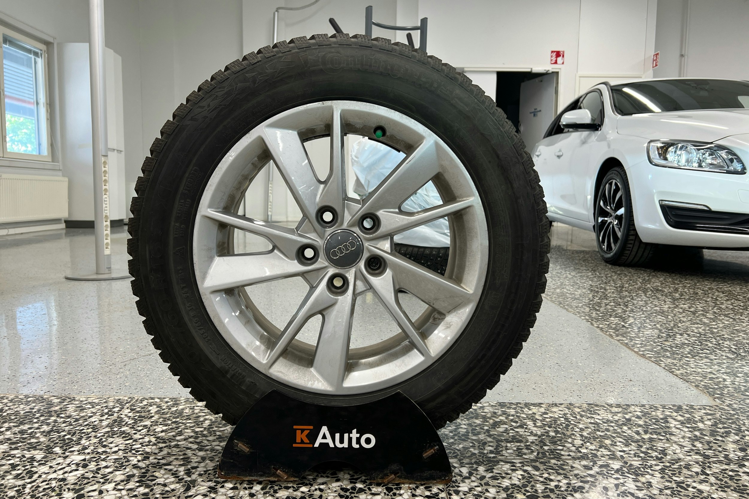 musta Audi A4 2021 kuva 23.
