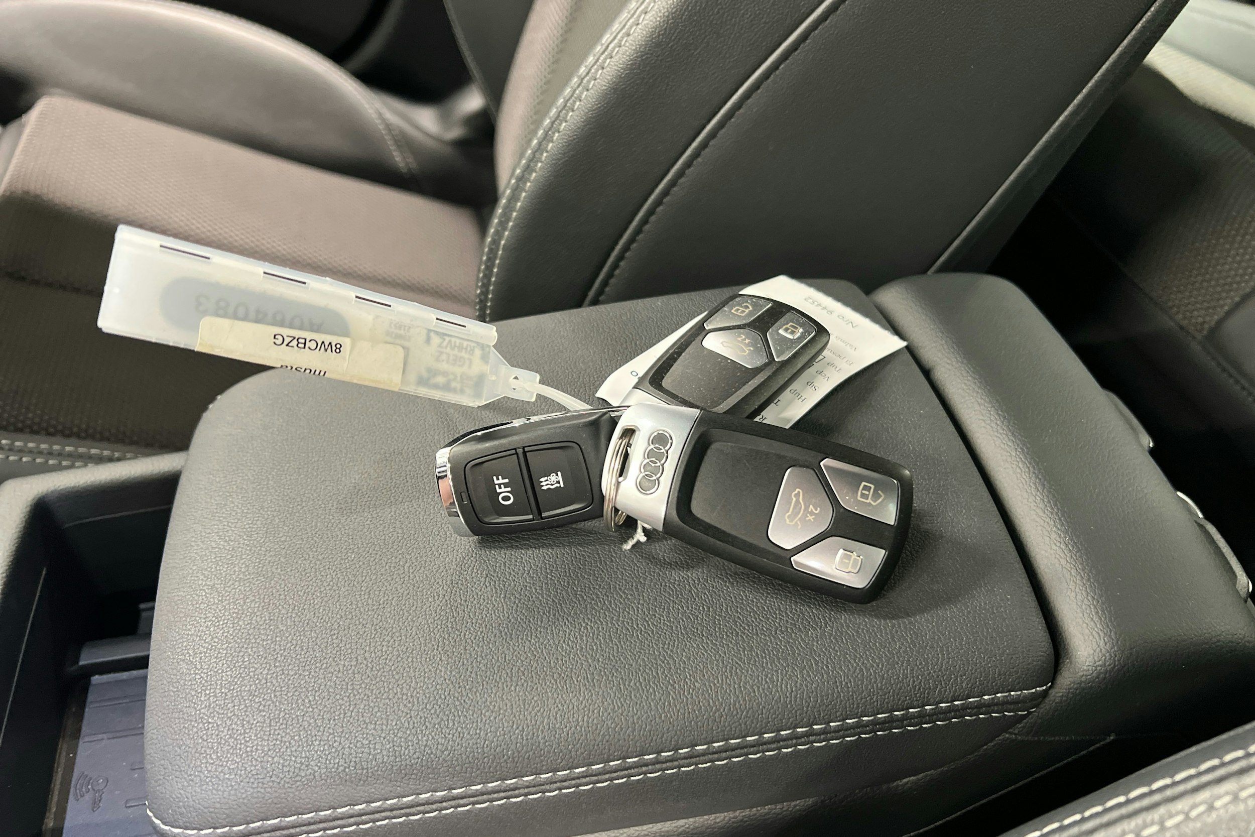 musta Audi A4 2021 kuva 25.