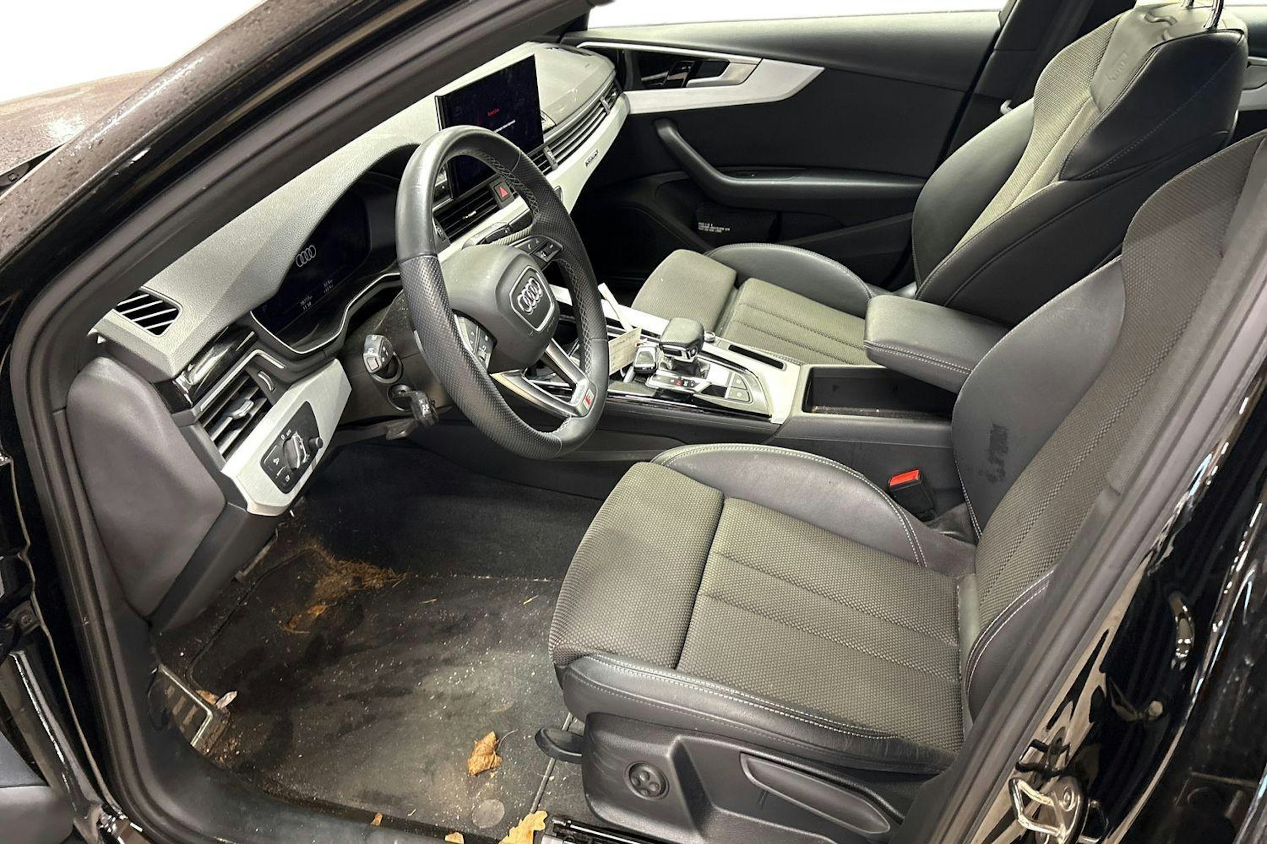 musta Audi A4 2021 kuva 3.