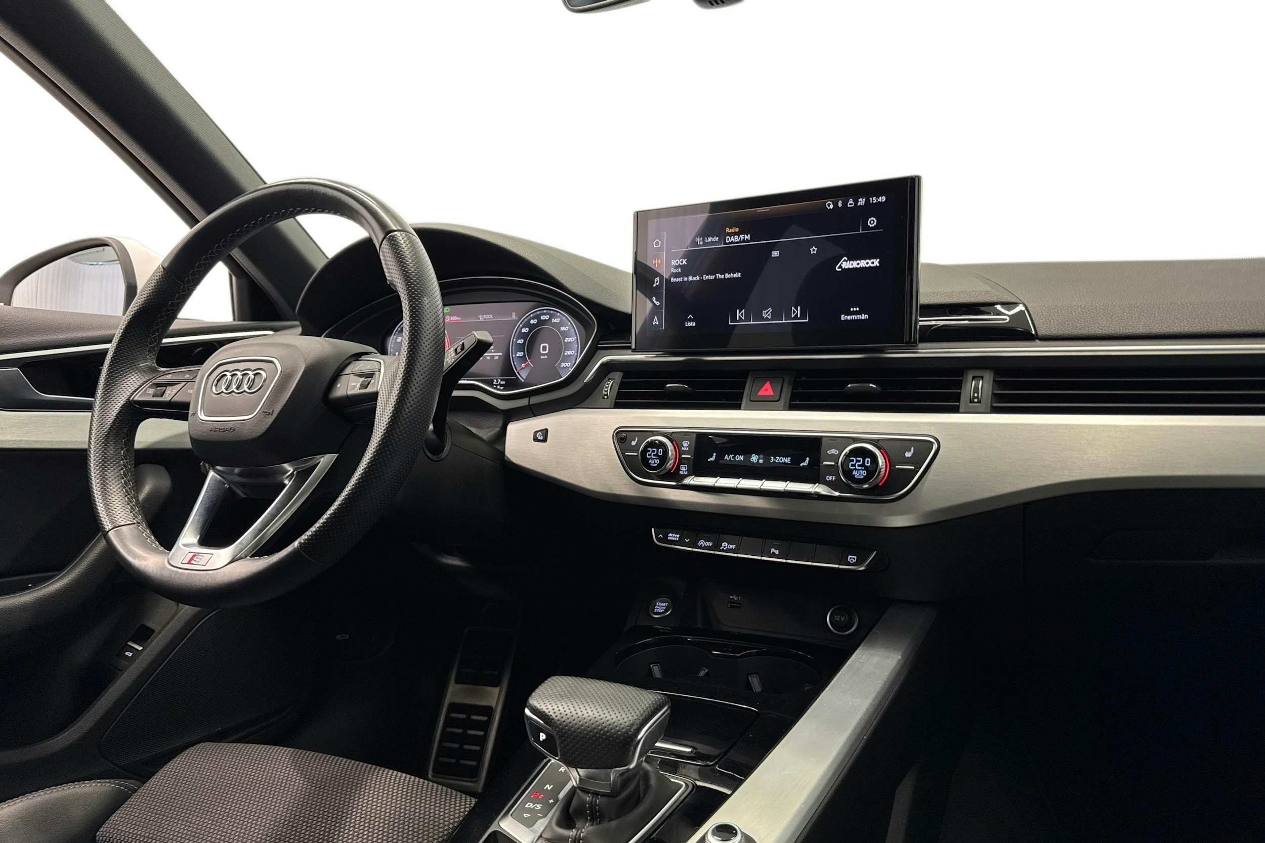 valkoinen Audi A4 2021 kuva 10.