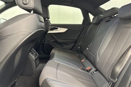 valkoinen Audi A4 2021 kuva 15.