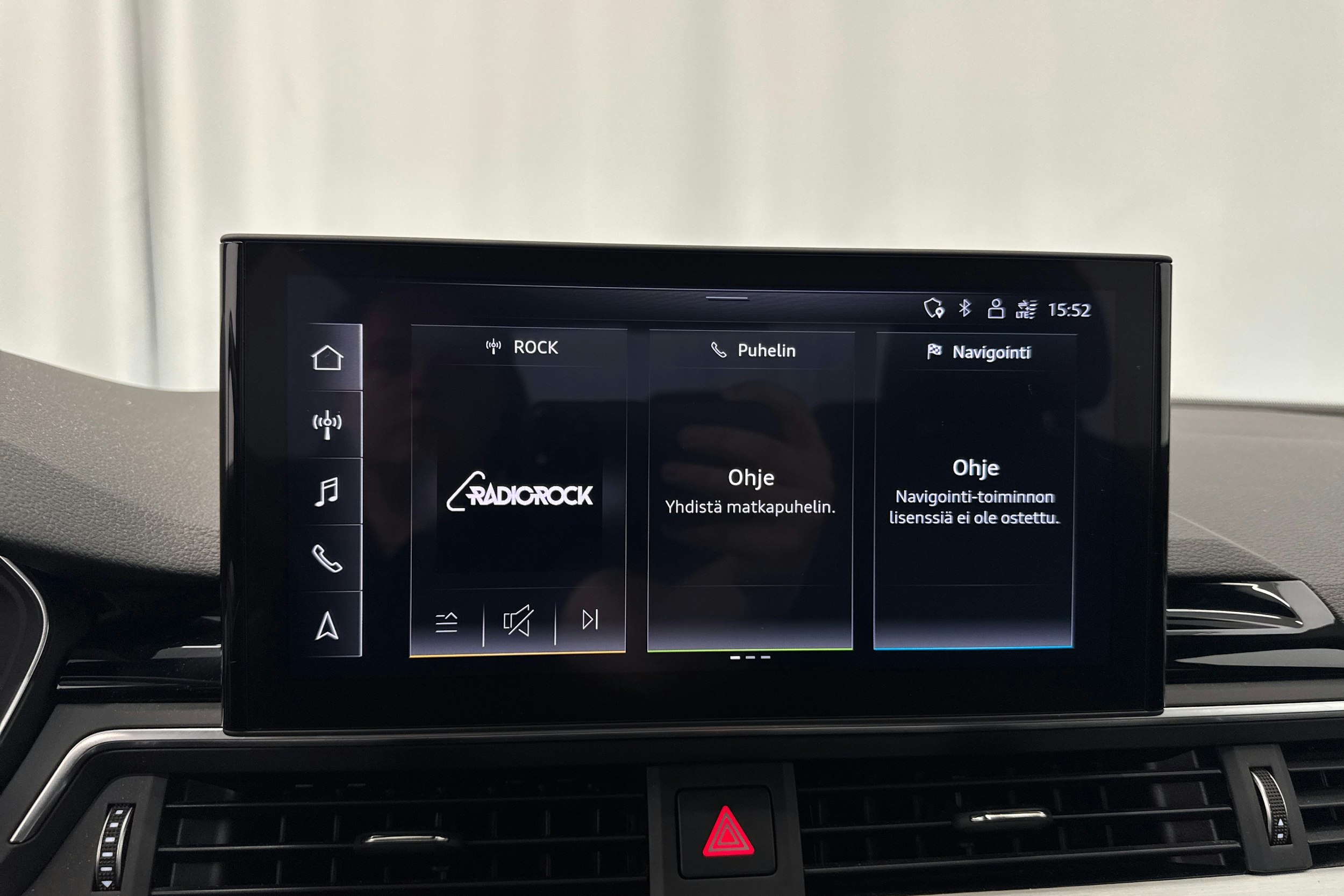 valkoinen Audi A4 2021 kuva 22.