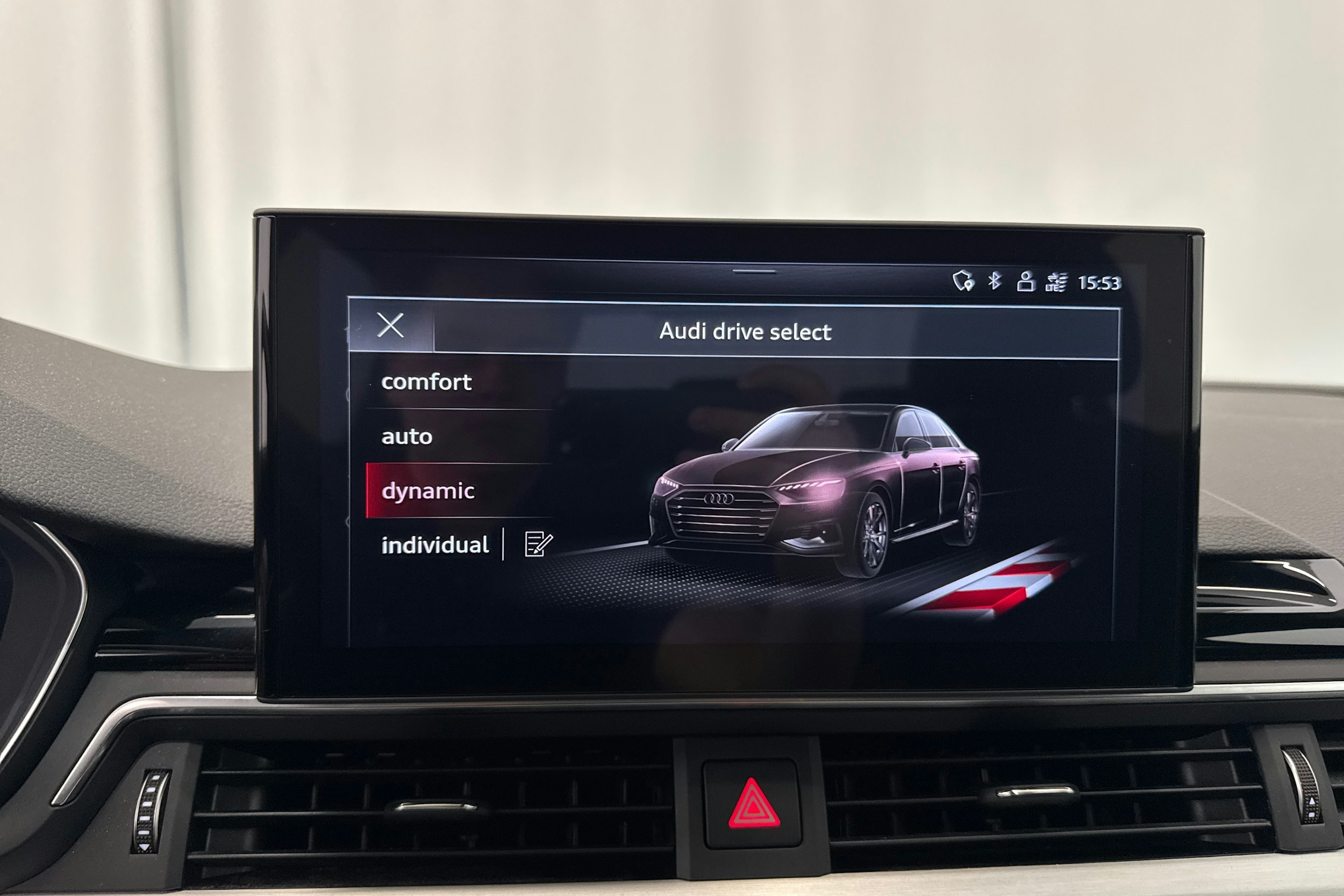 valkoinen Audi A4 2021 kuva 23.