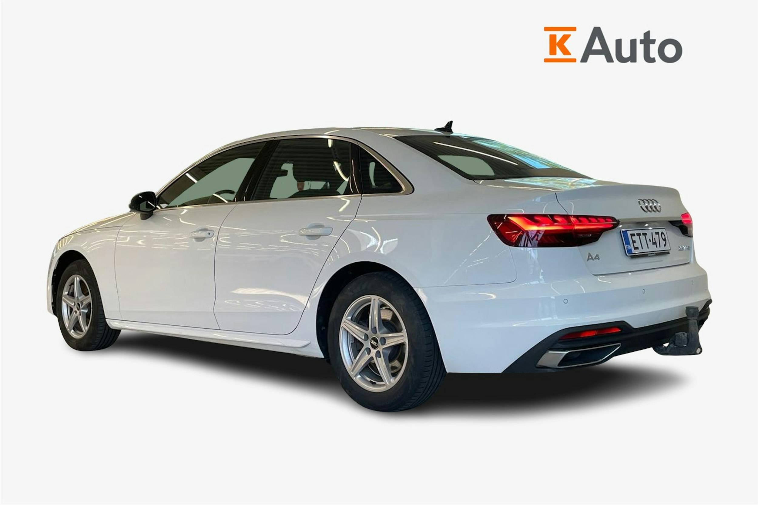 valkoinen Audi A4 2021 kuva 2.