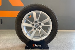 valkoinen Audi A4 2021 kuva 13.