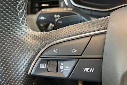 valkoinen Audi A4 2021 kuva 17.