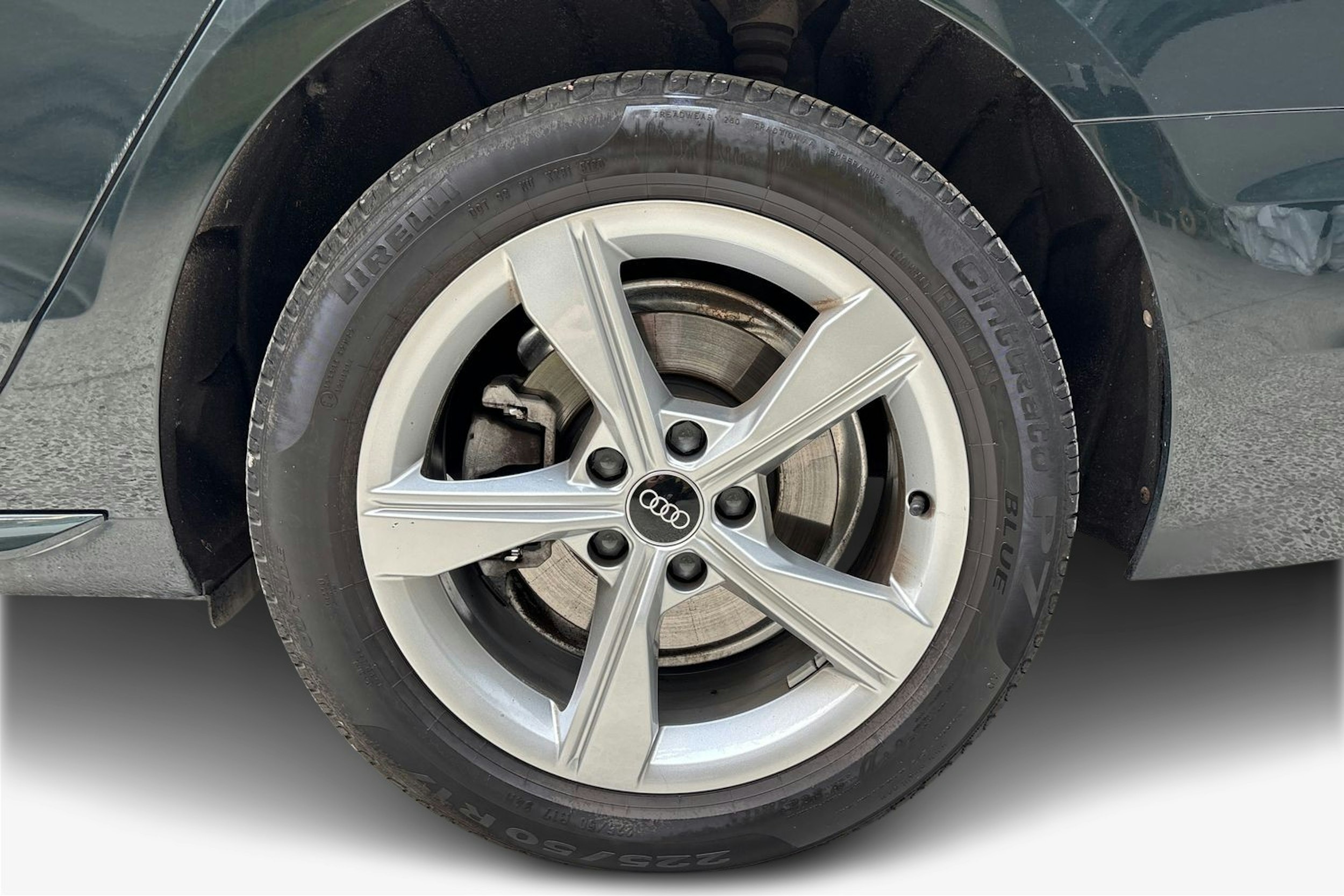 vihreä Audi A4 2021 kuva 9.