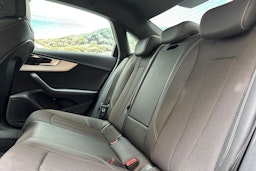 vihreä Audi A4 2021 kuva 15.