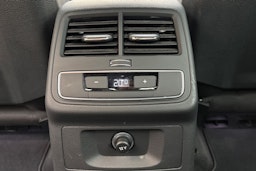 vihreä Audi A4 2021 kuva 16.