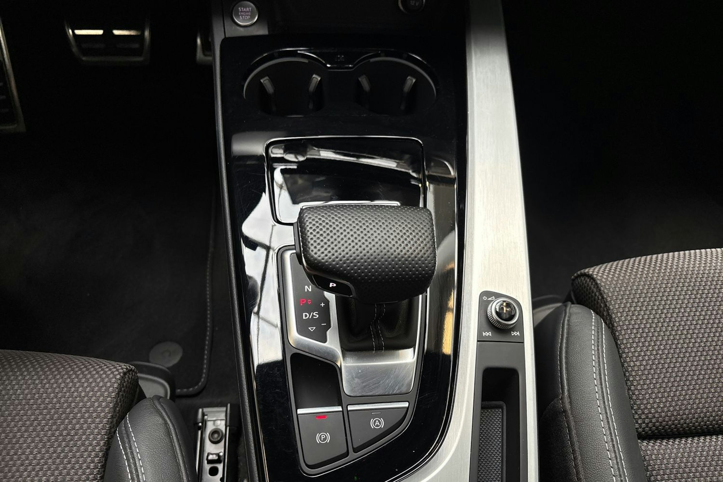 vihreä Audi A4 2021 kuva 25.