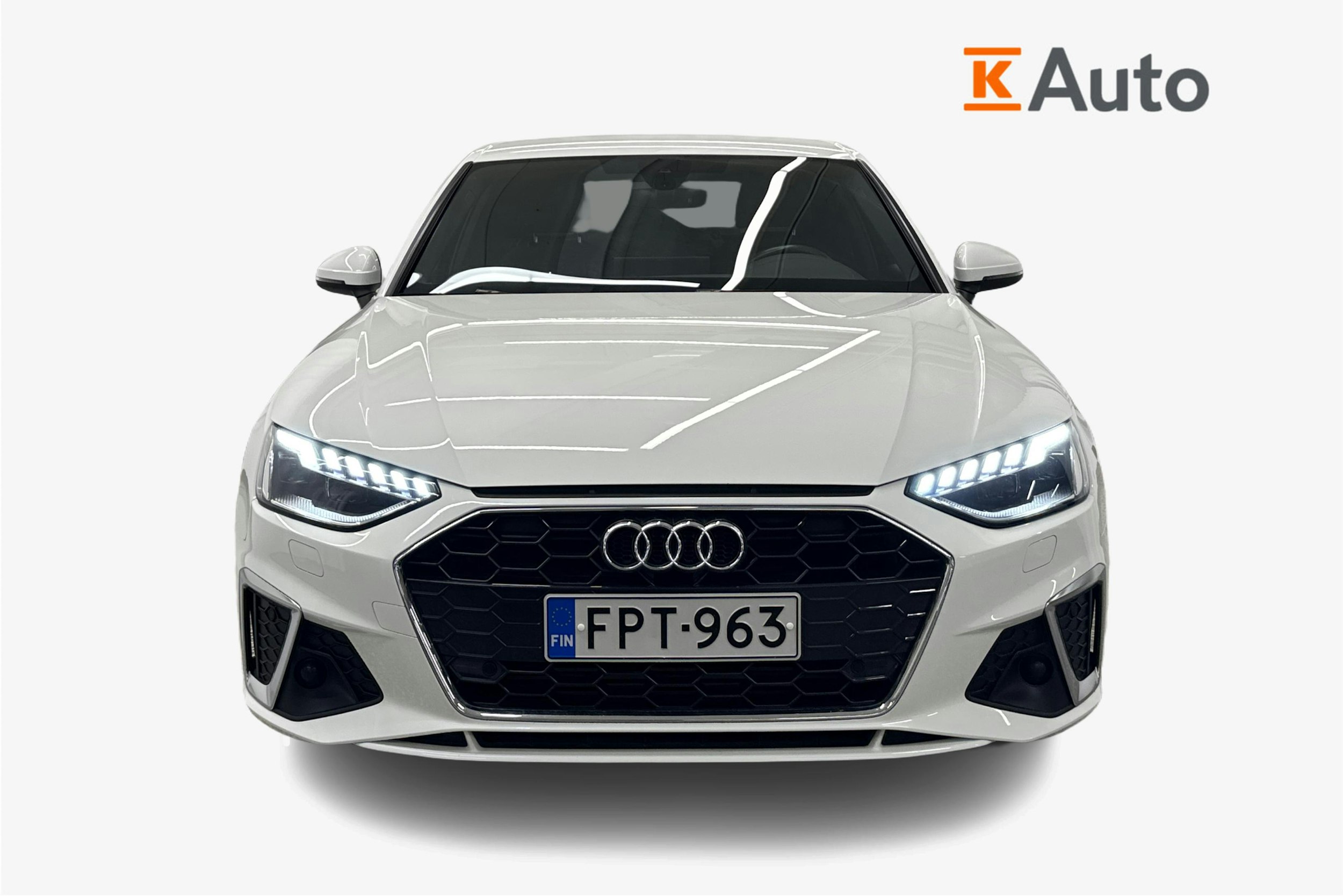 Valkoinen Audi A4 2021 kuva 5.