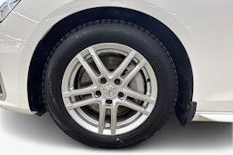 Valkoinen Audi A4 2021 kuva 11.