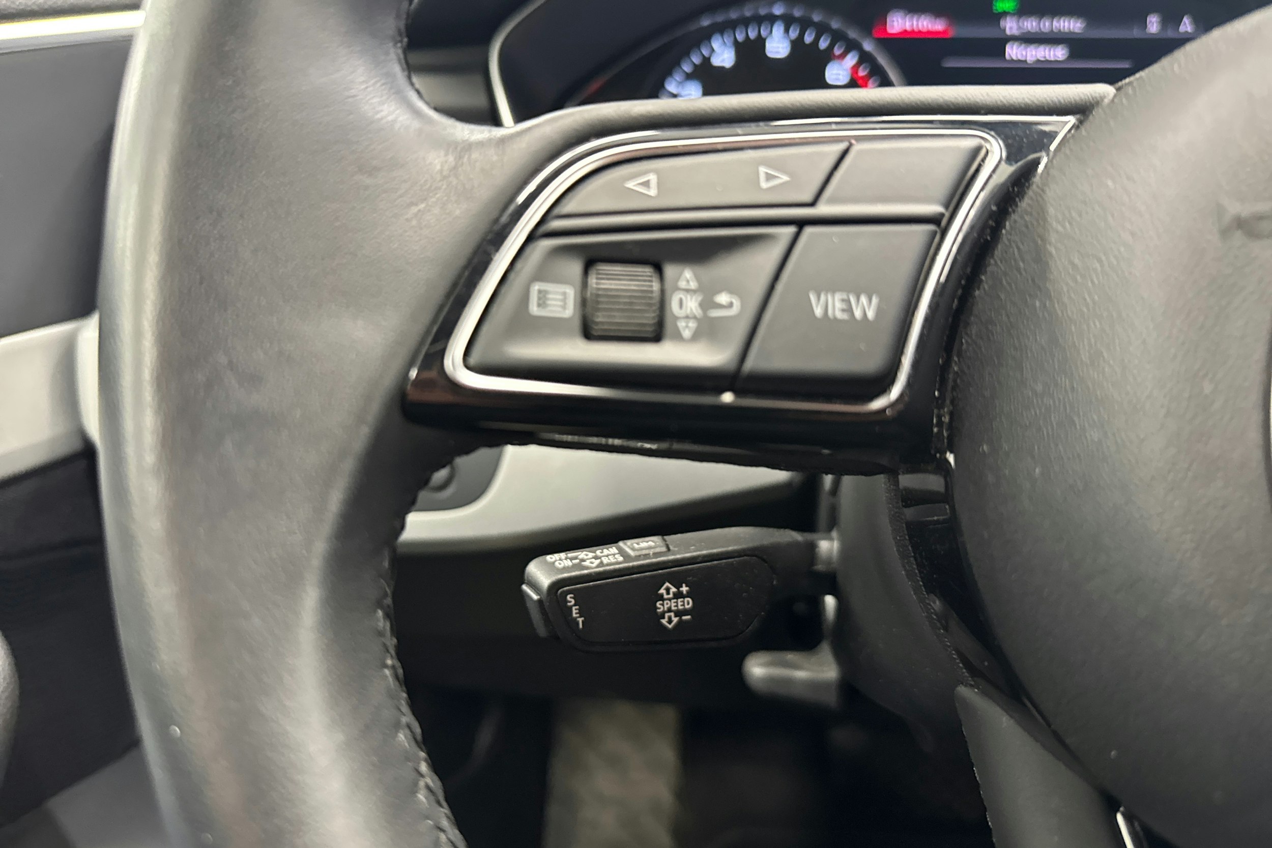 Valkoinen Audi A4 2021 kuva 15.