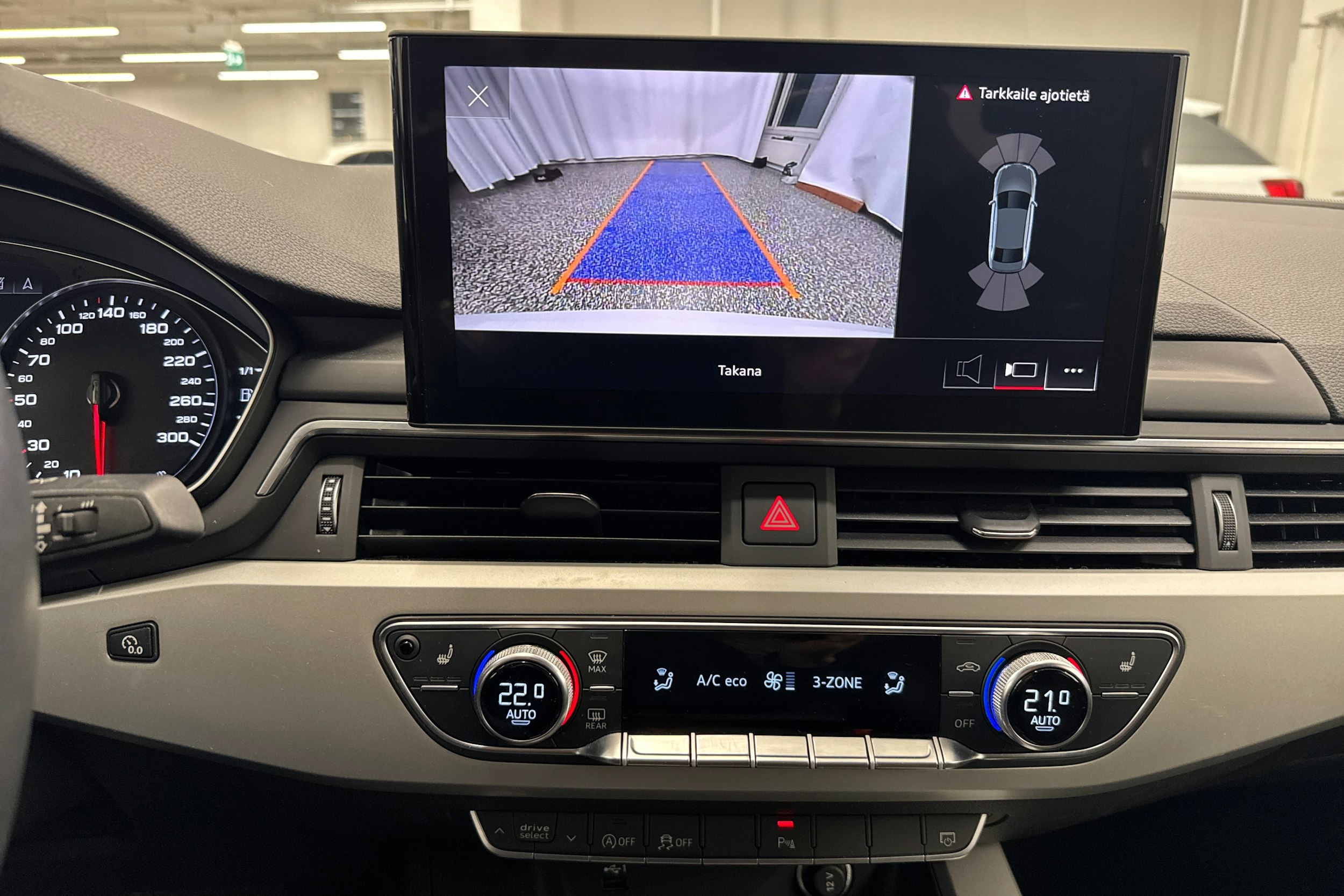 Valkoinen Audi A4 2021 kuva 17.