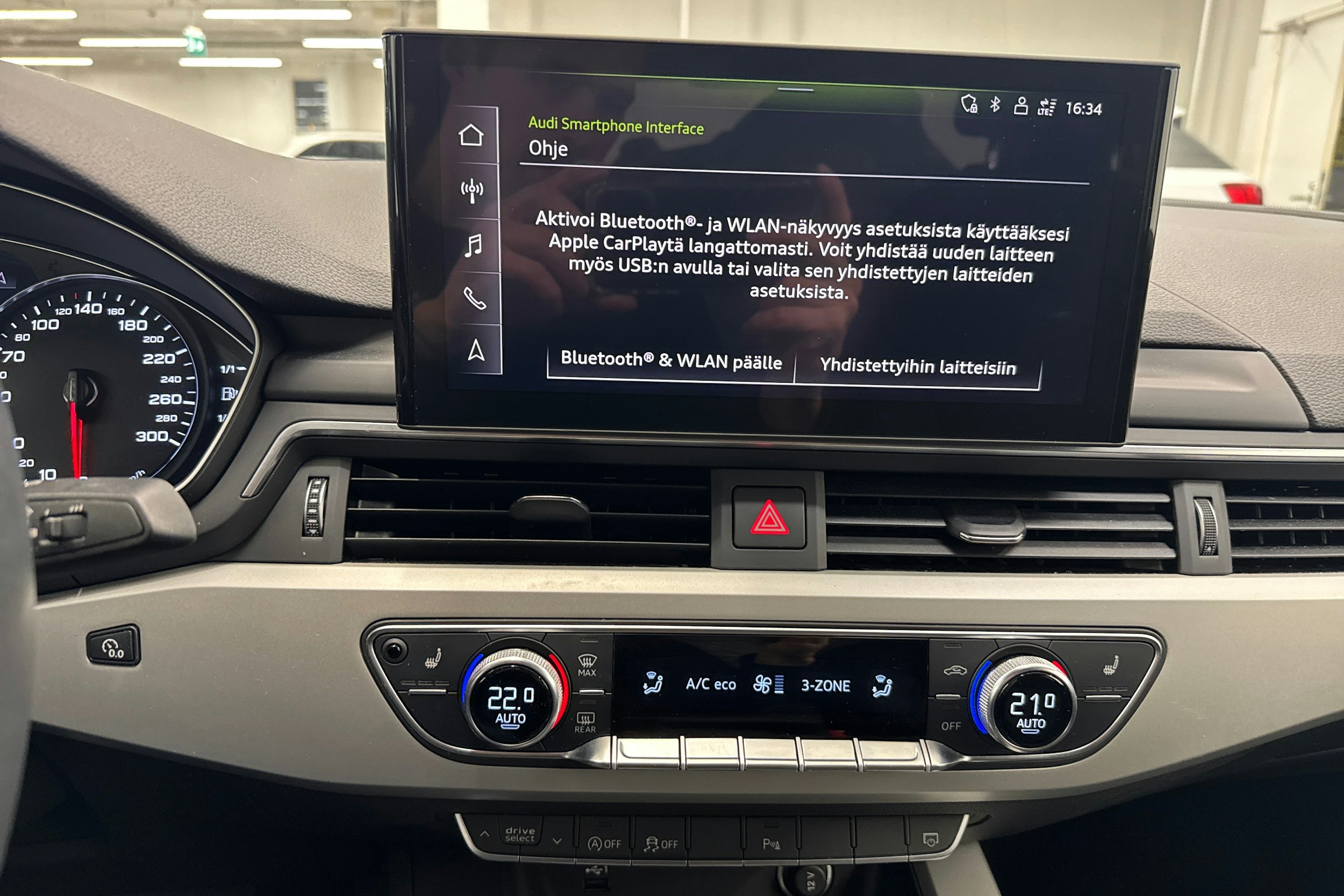 Valkoinen Audi A4 2021 kuva 18.