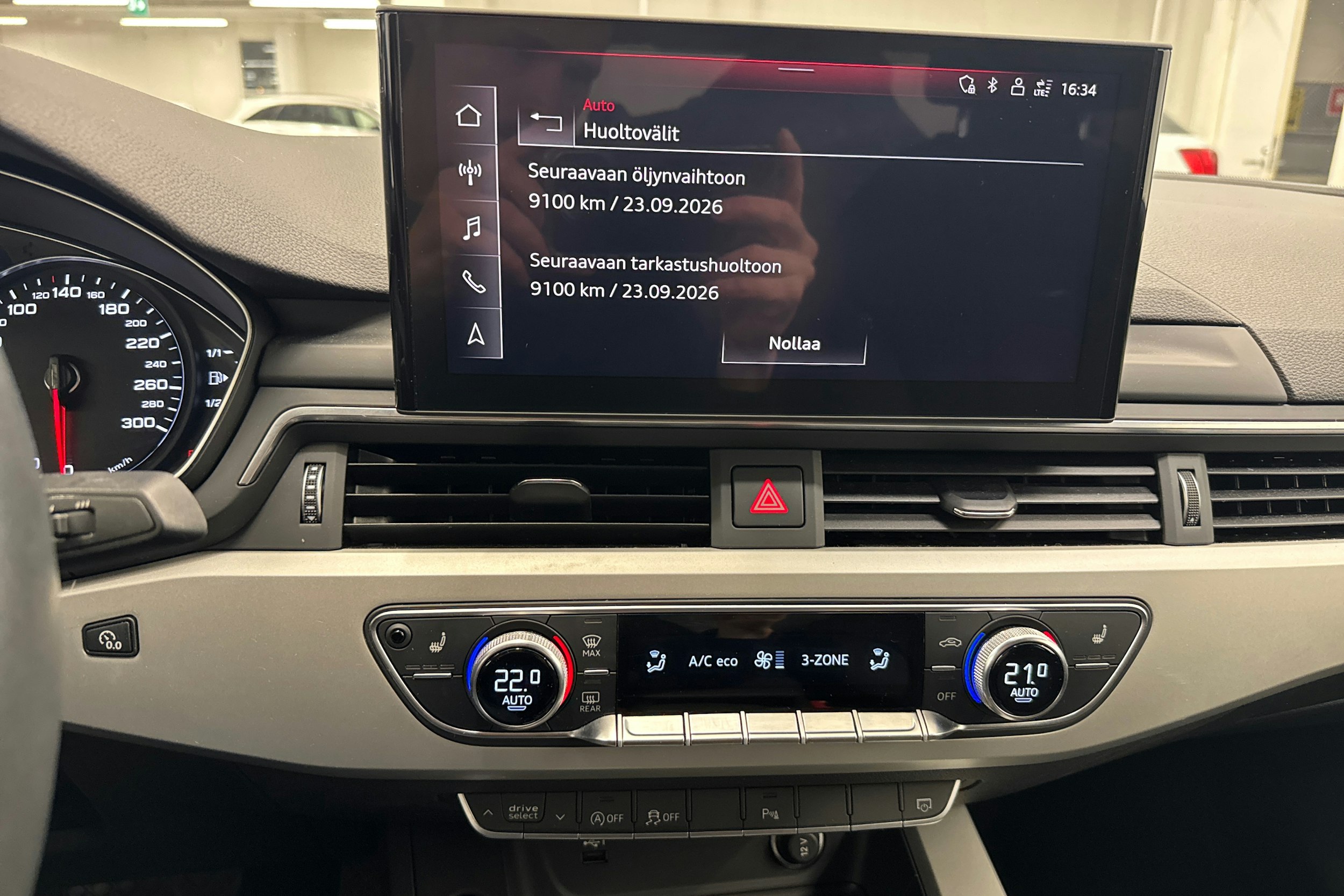 Valkoinen Audi A4 2021 kuva 19.