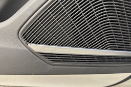 Valkoinen Audi A4 2021 kuva 26.