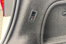 Valkoinen Audi A4 2021 kuva 27.