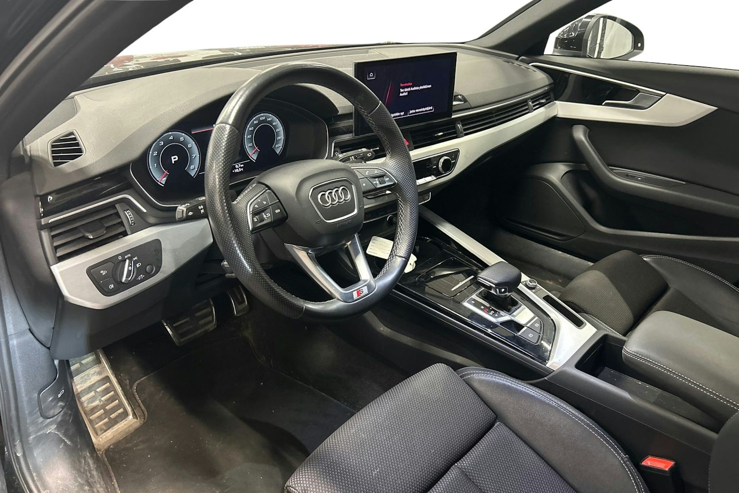 musta Audi A4 2021 kuva 3.