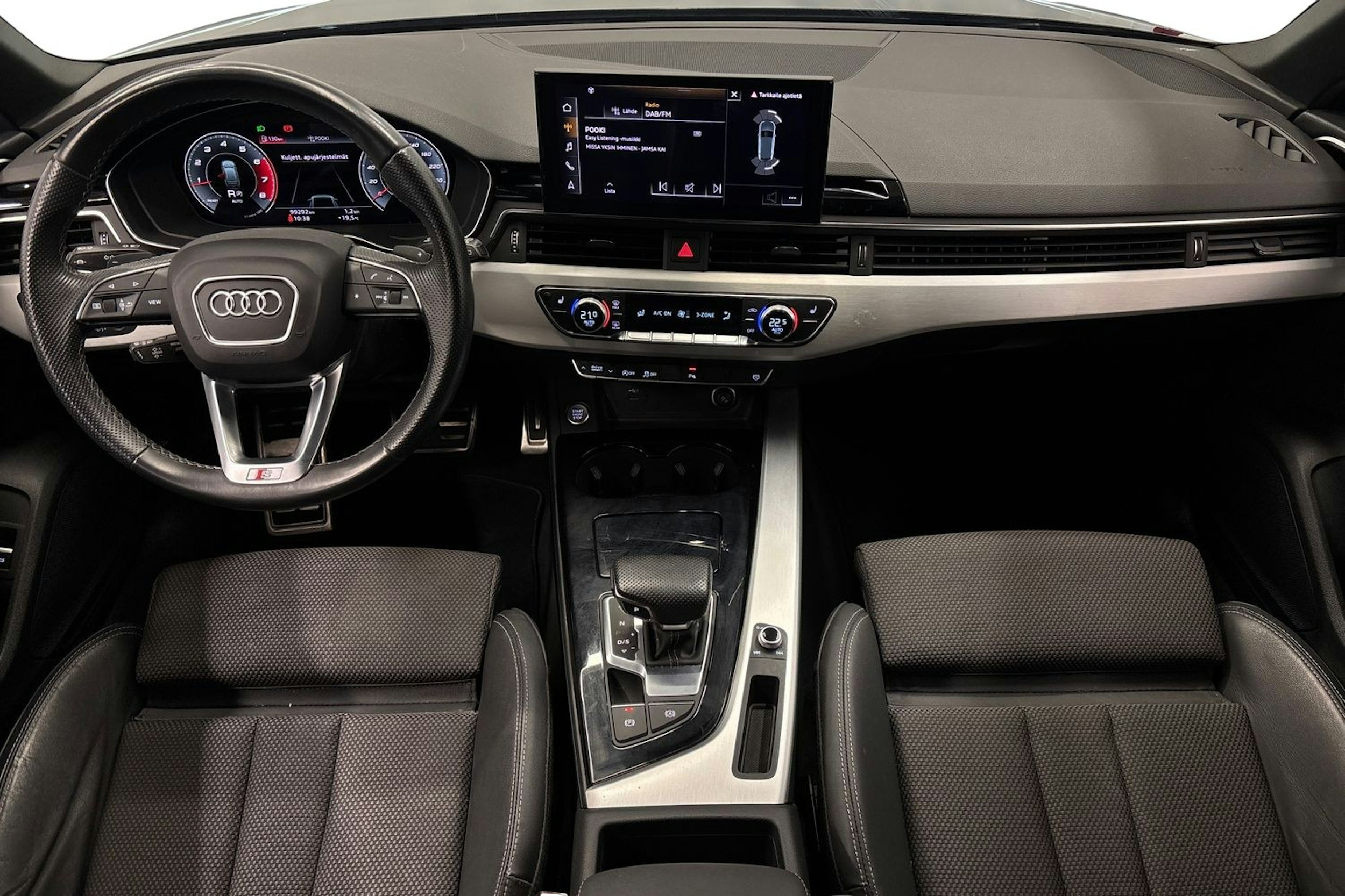 musta Audi A4 2021 kuva 9.