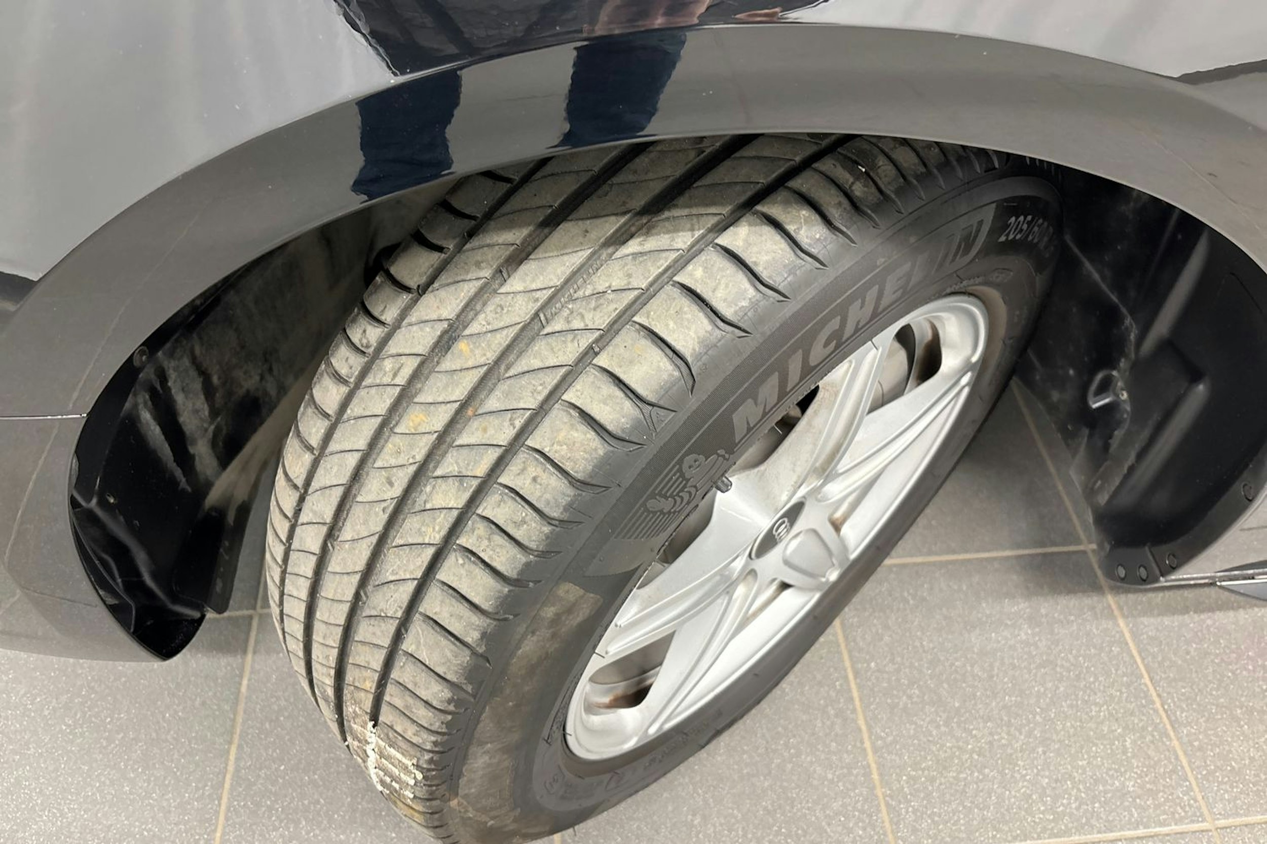 musta Audi A4 2021 kuva 13.