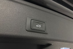 musta Audi A4 2021 kuva 17.