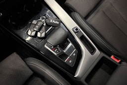 musta Audi A4 2021 kuva 33.