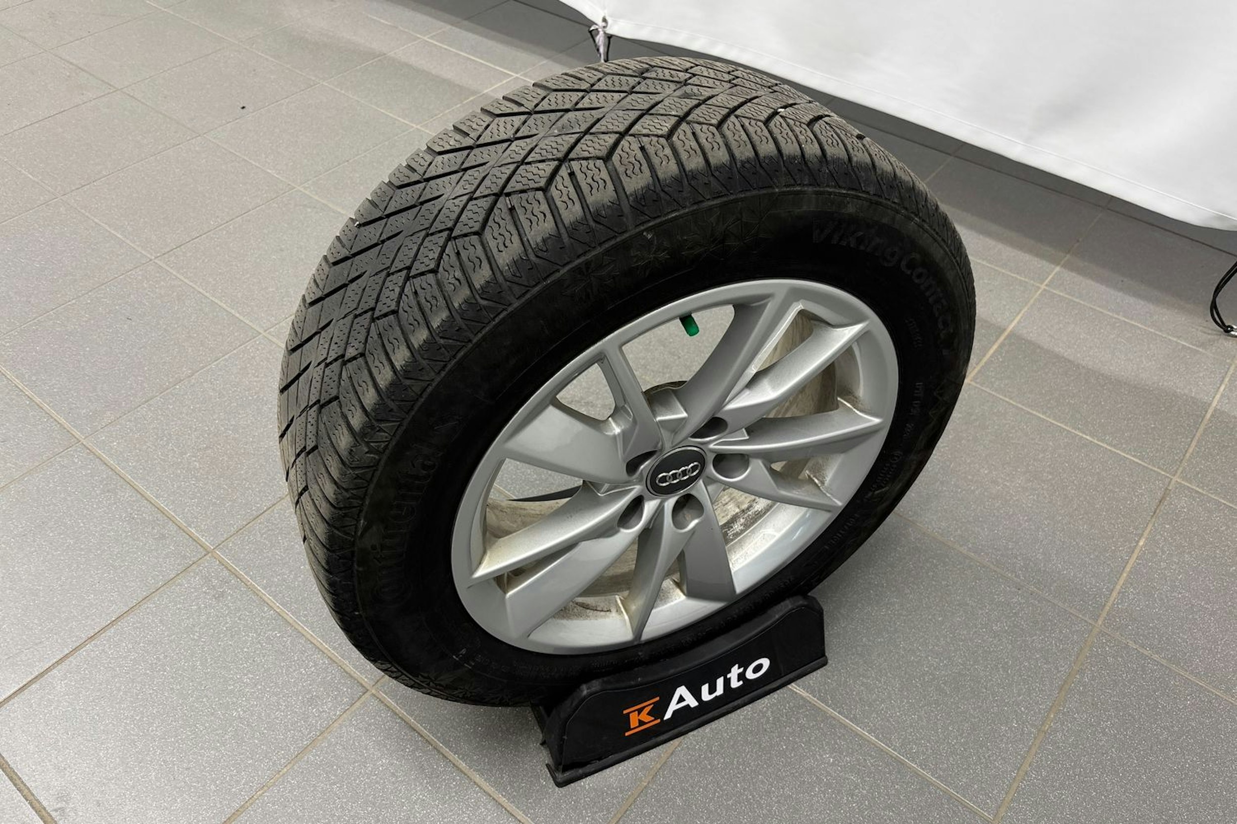 musta Audi A4 2021 kuva 34.