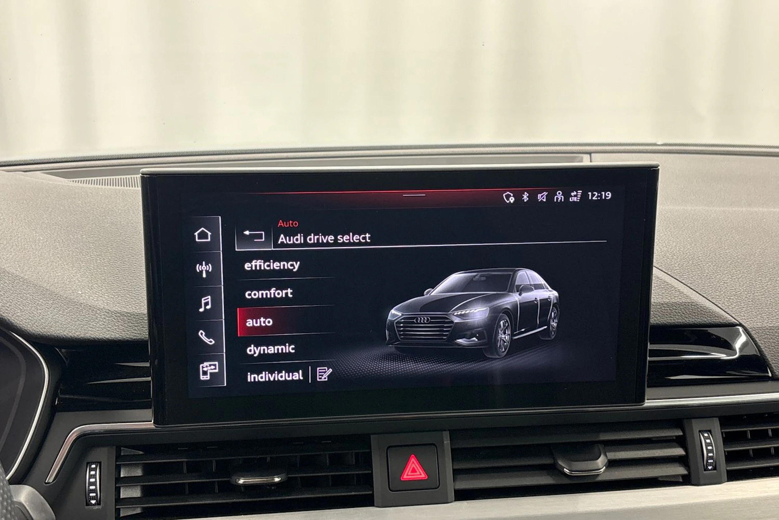 musta Audi A4 2021 kuva 14.