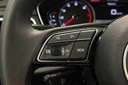 valkoinen Audi A4 2021 kuva 18.