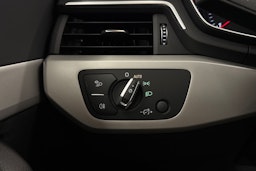 valkoinen Audi A4 2021 kuva 20.