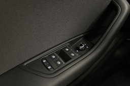 valkoinen Audi A4 2021 kuva 21.