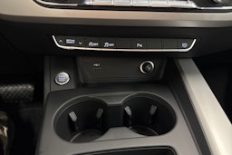 valkoinen Audi A4 2021 kuva 24.