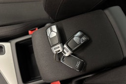 valkoinen Audi A4 2021 kuva 27.