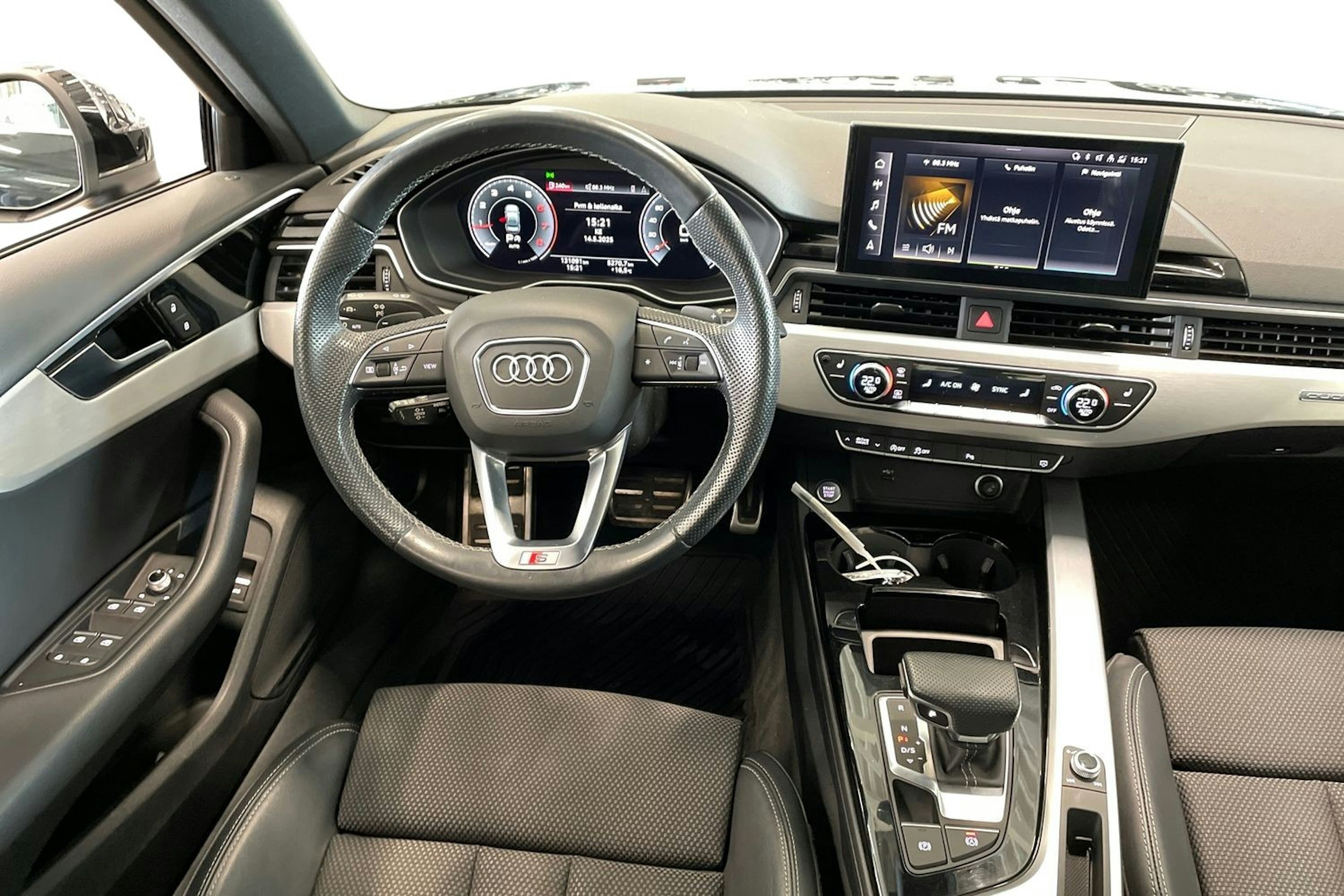 musta Audi A4 2021 kuva 9.