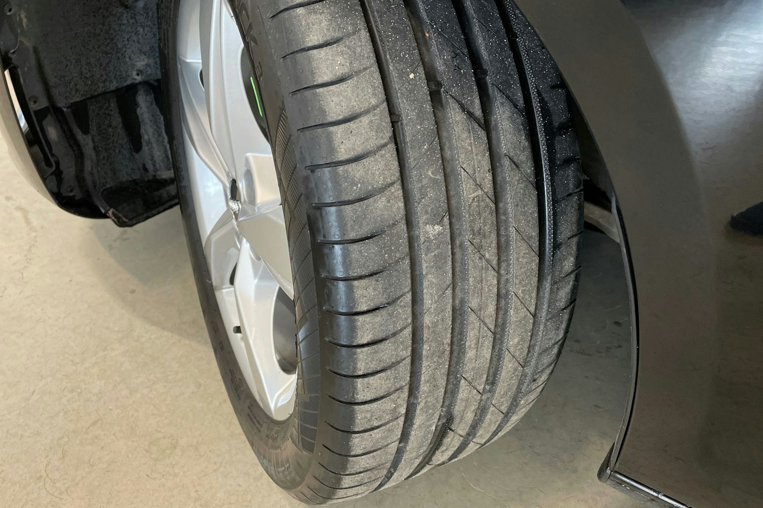 musta Audi A4 2021 kuva 13.