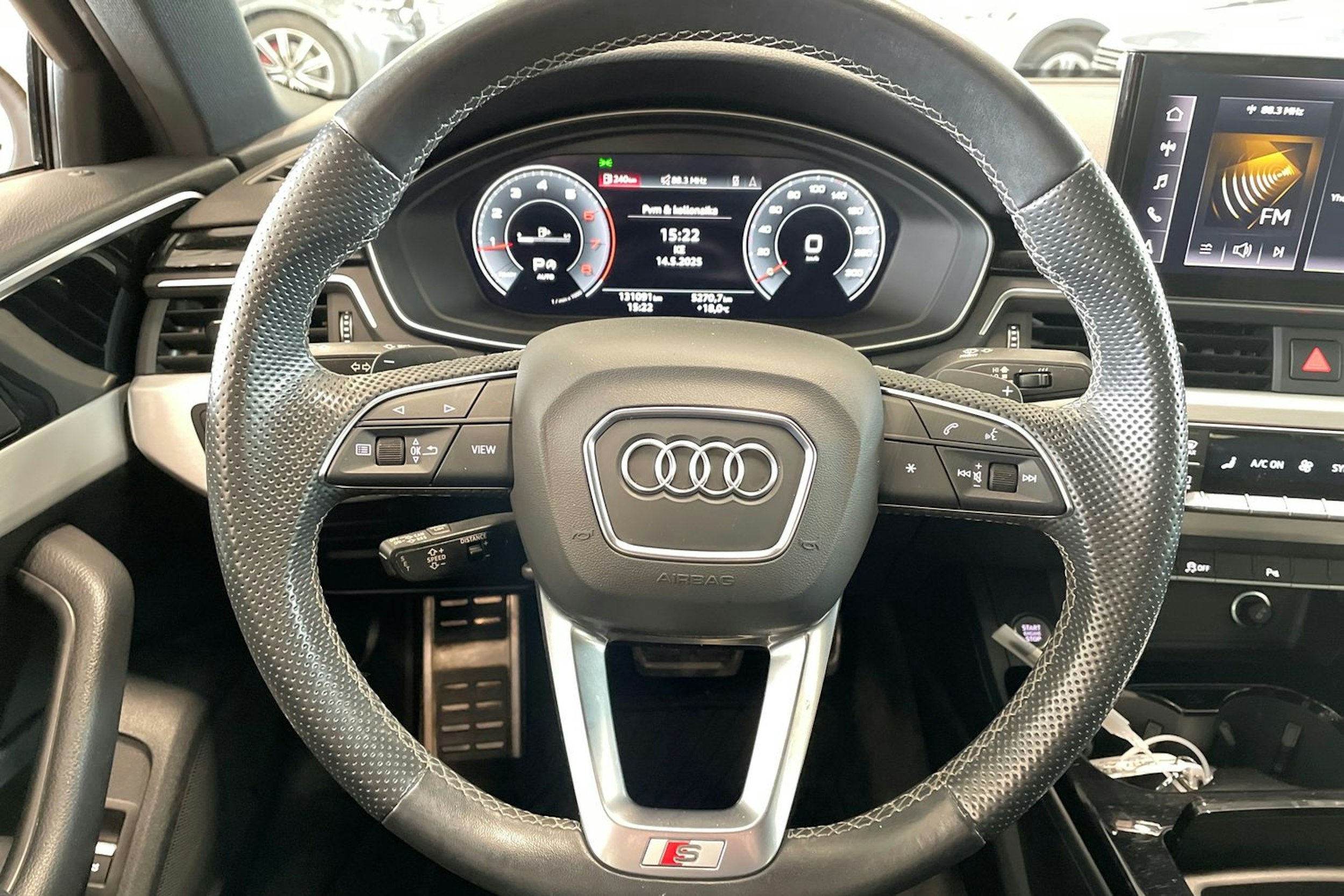 musta Audi A4 2021 kuva 15.