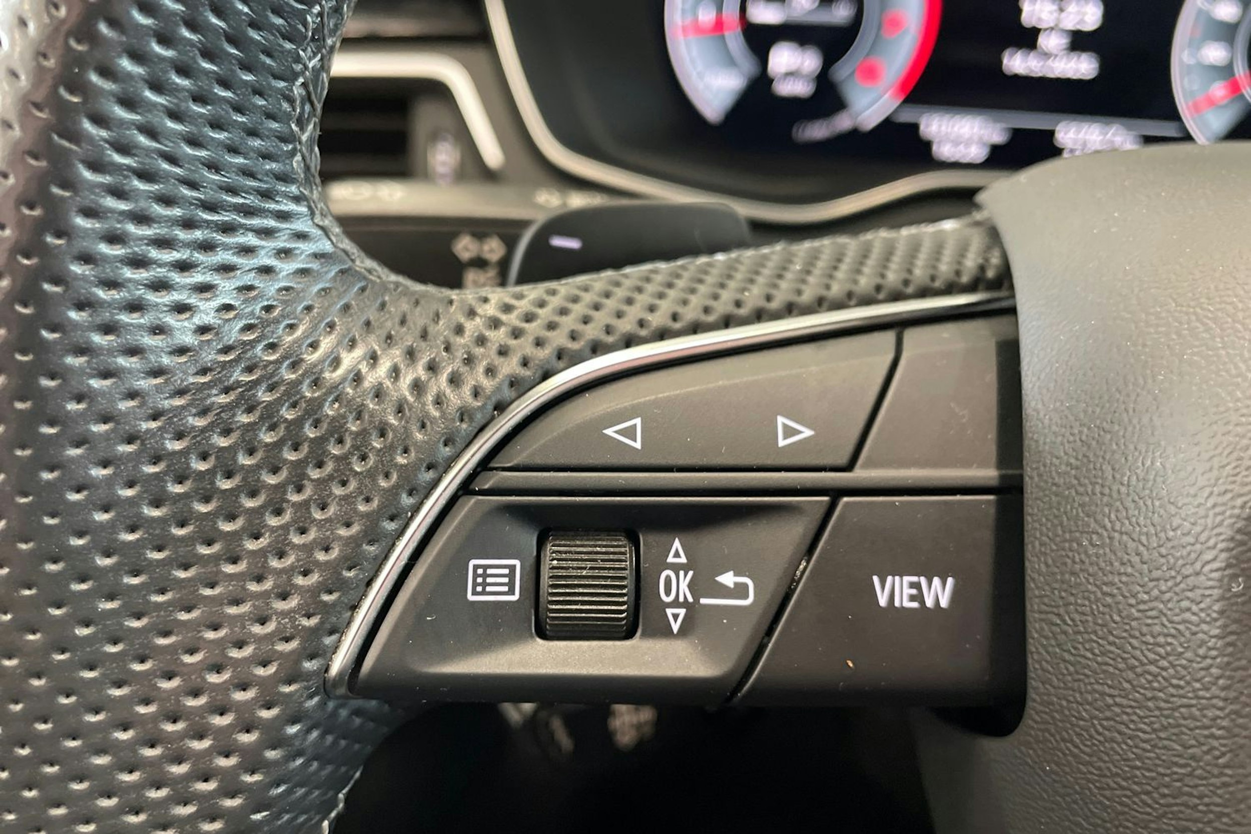 musta Audi A4 2021 kuva 17.