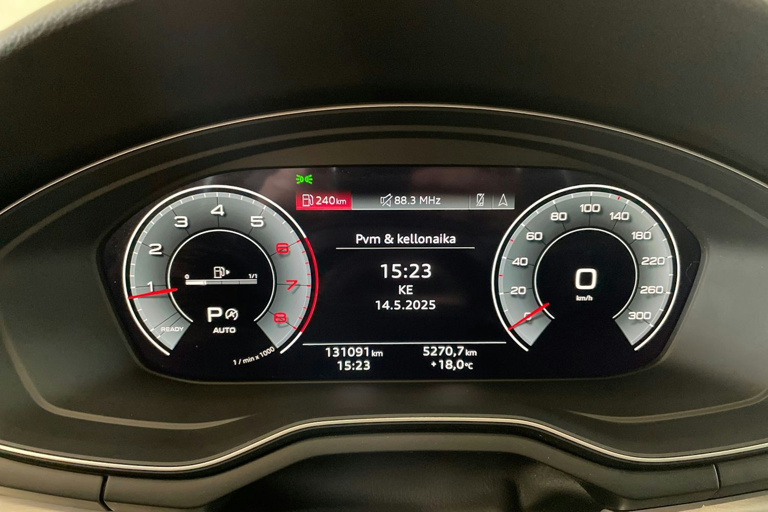 musta Audi A4 2021 kuva 18.