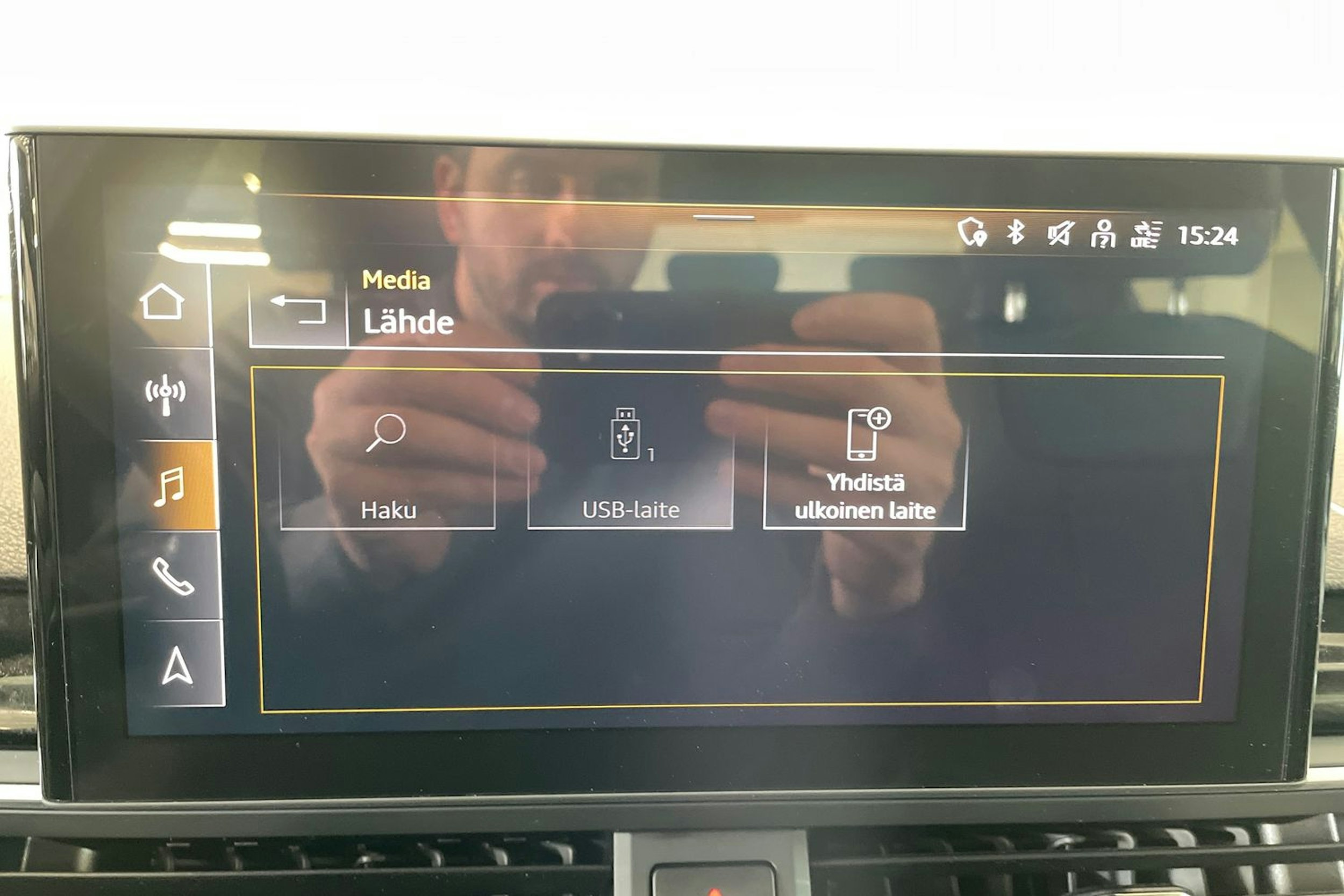 musta Audi A4 2021 kuva 24.